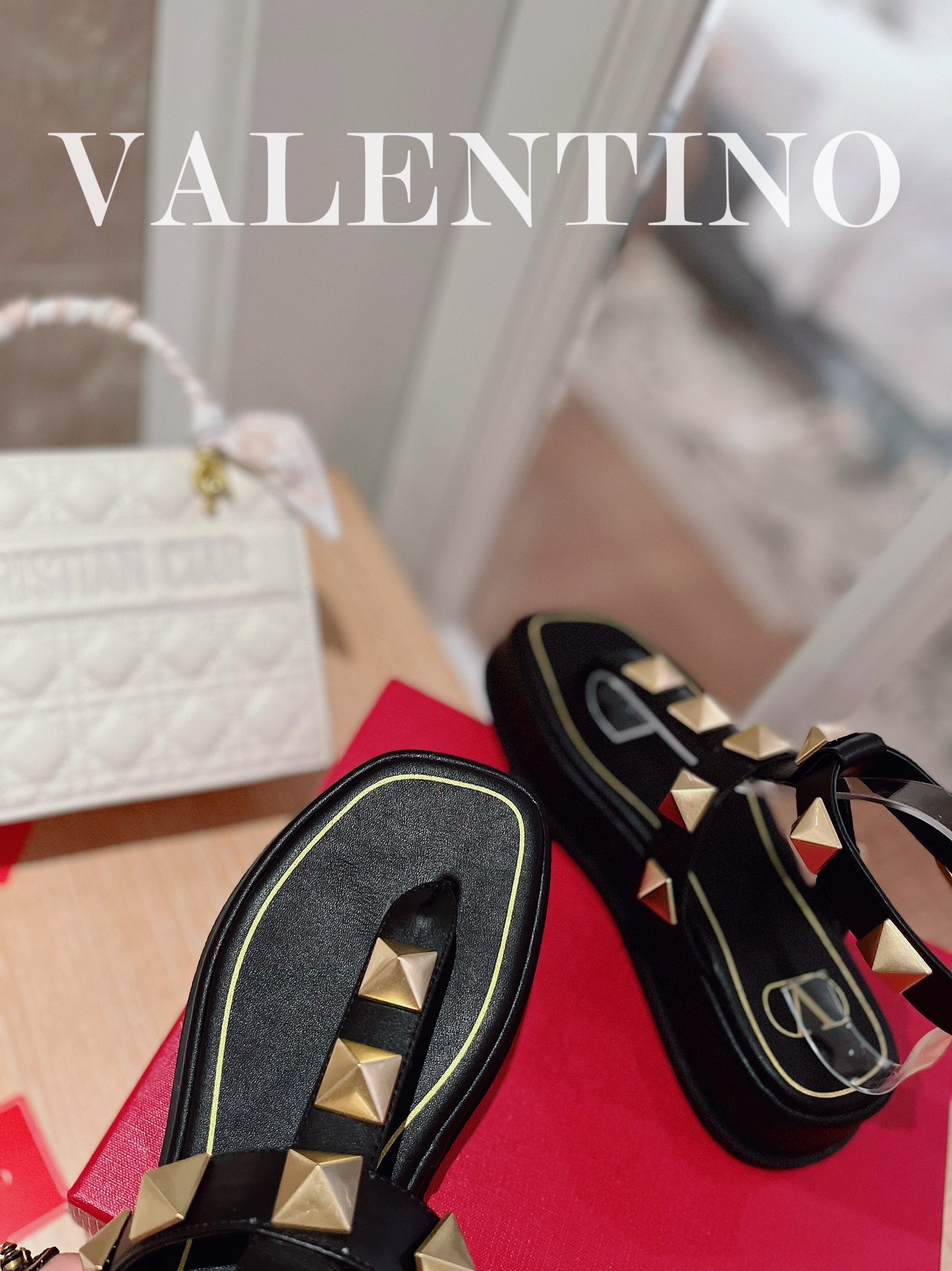 VALENTINO GARAVANI Roman Stud WOMEN 1 - vstockx