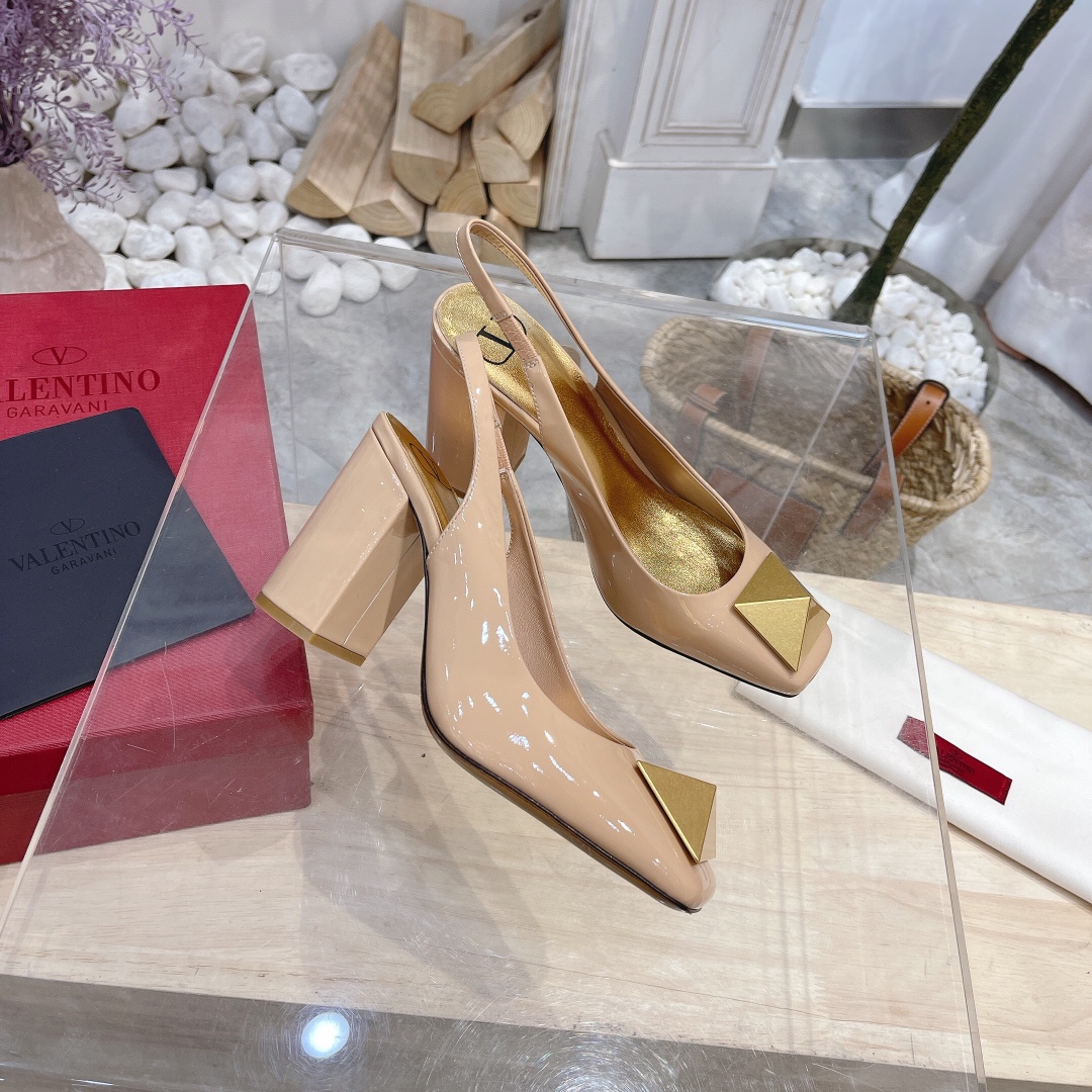 VALENTINO GARAVANI Roman Stud WOMEN 19 - vstockx