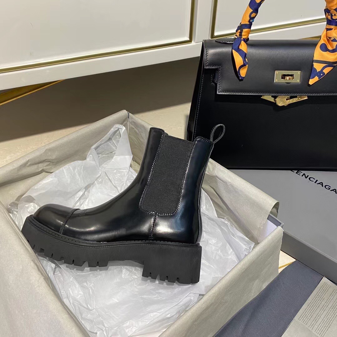 Balenciaga boot women 6 - vstockx
