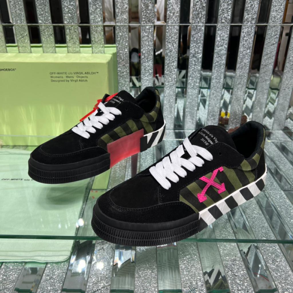 OFF-WHITE Vulc Low Diag Print Black Fuchsia - vstockx