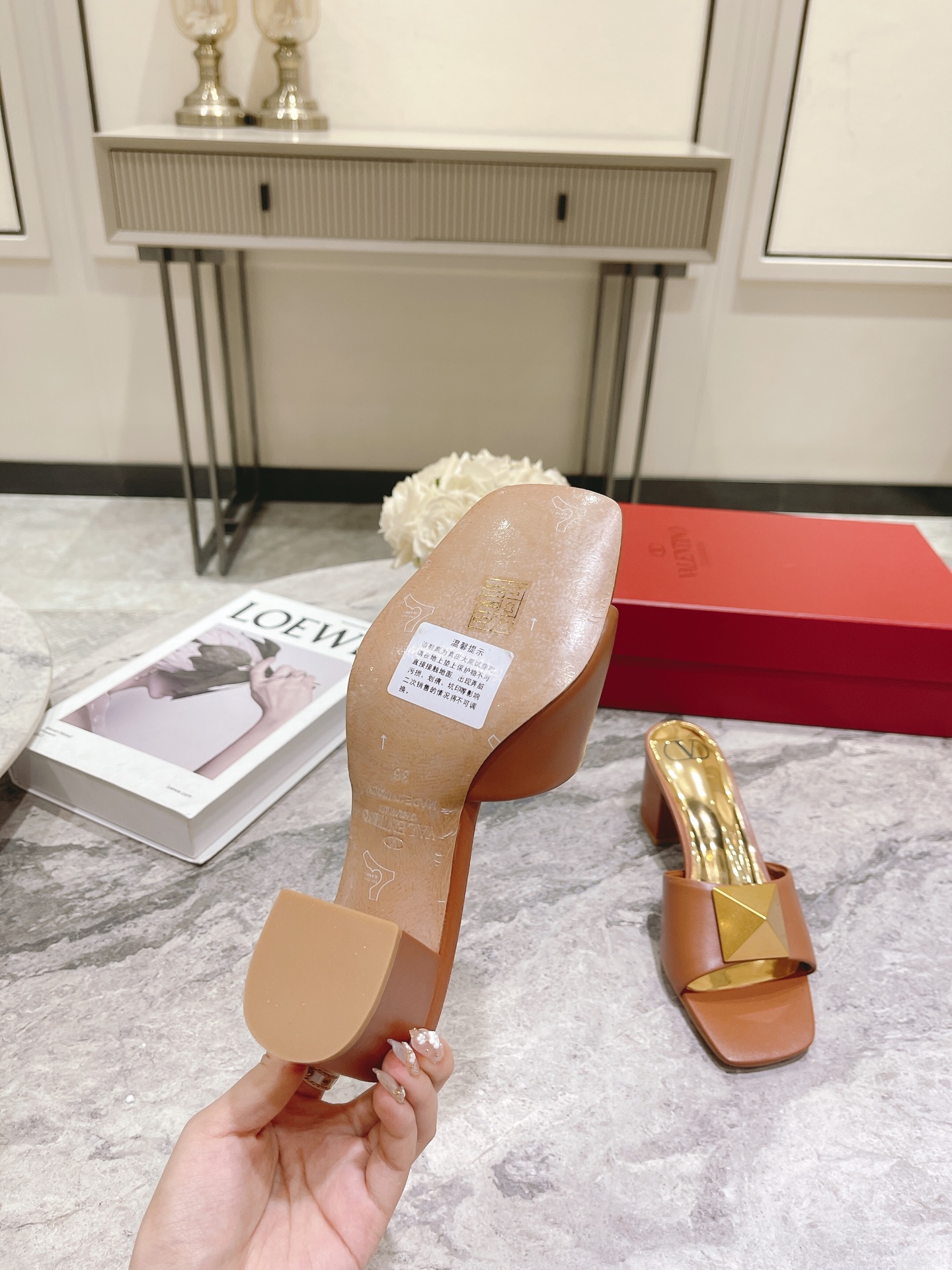 VALENTINO GARAVANI Roman Stud WOMEN 6 - vstockx