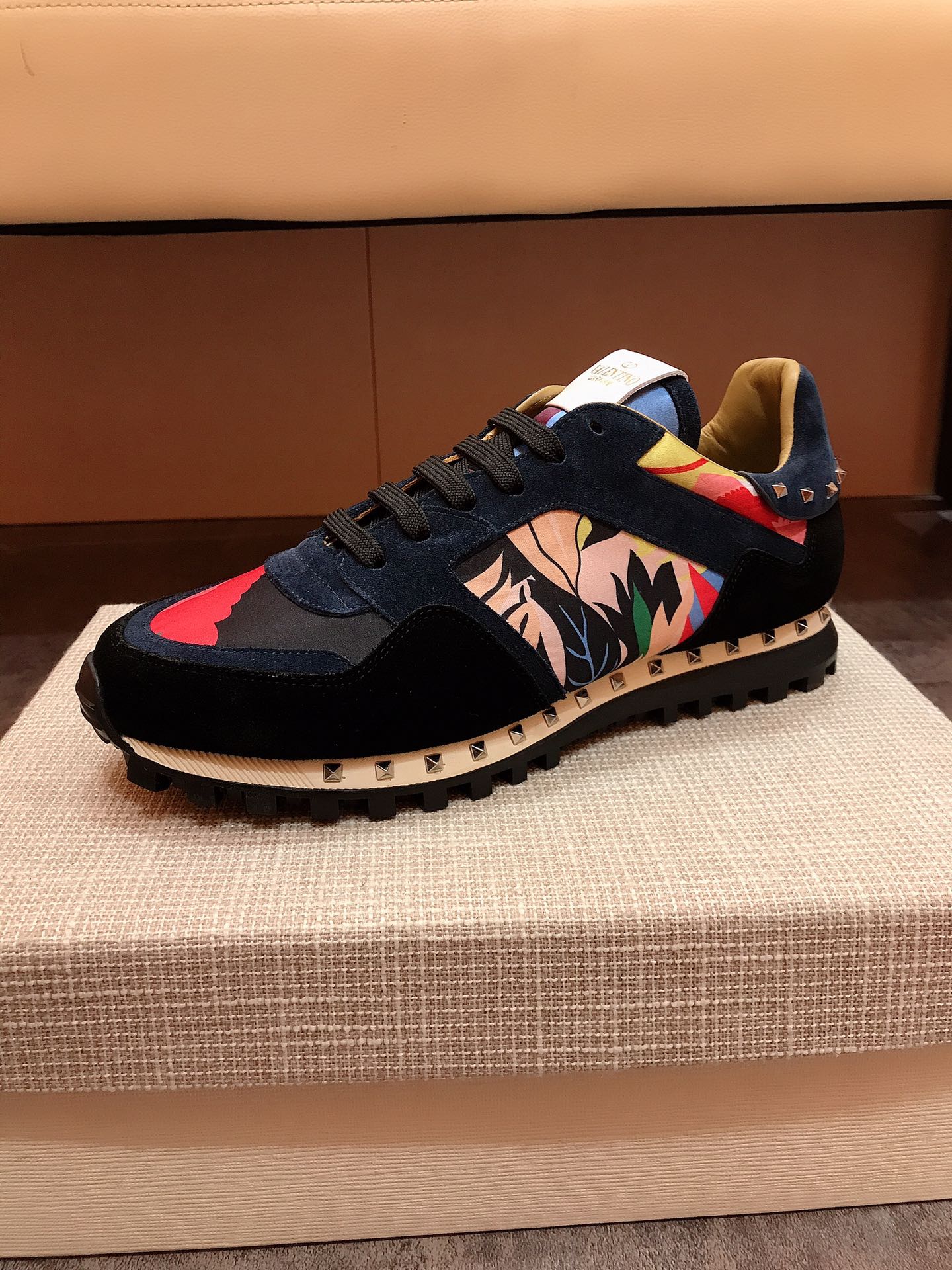 Valentino Garavani Rockrunner camouflage-print sneakers 21 - vstockx