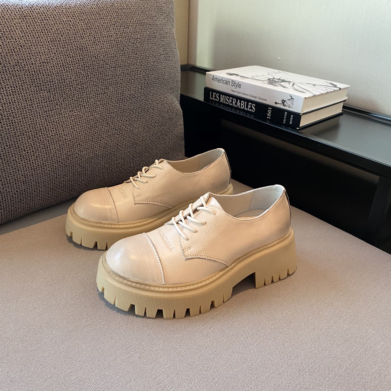 Balenciaga women 3 - vstockx