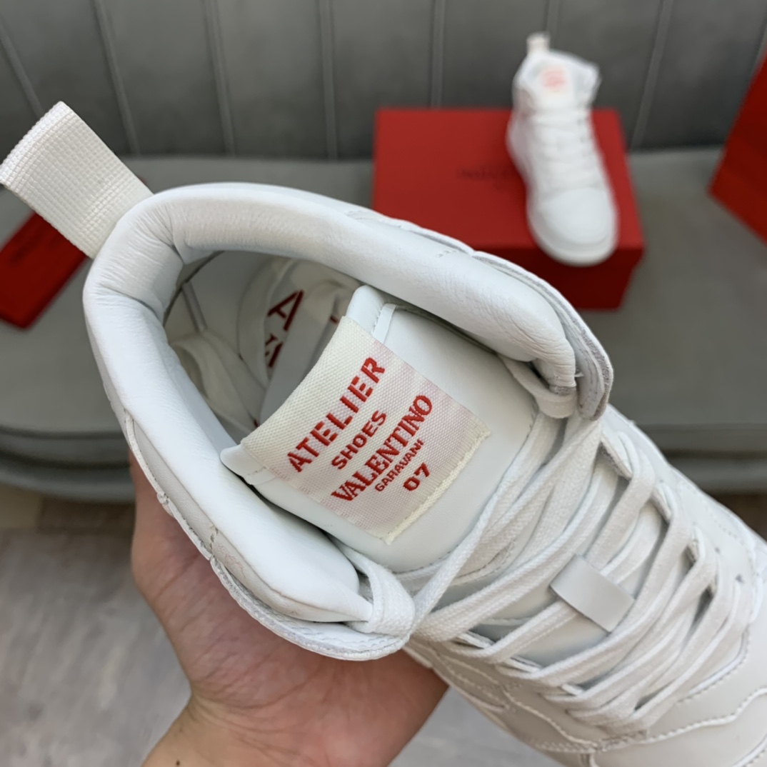 Valentino Garavani Atelier Shoes 07 Camouflage Edition Sneaker in Calfskin 2 - vstockx