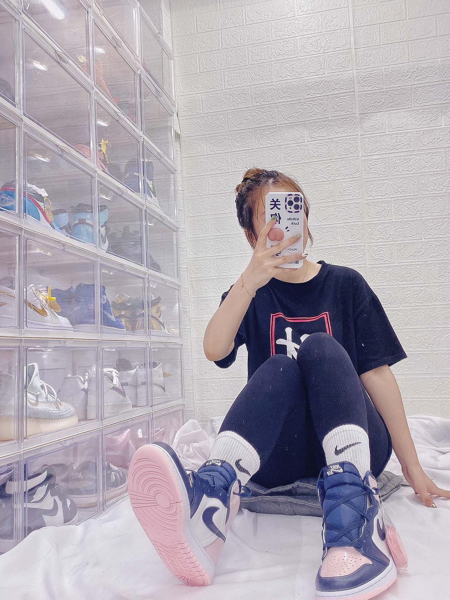 Jordan 1 Retro High OG Atmosphere (W) - vstockx