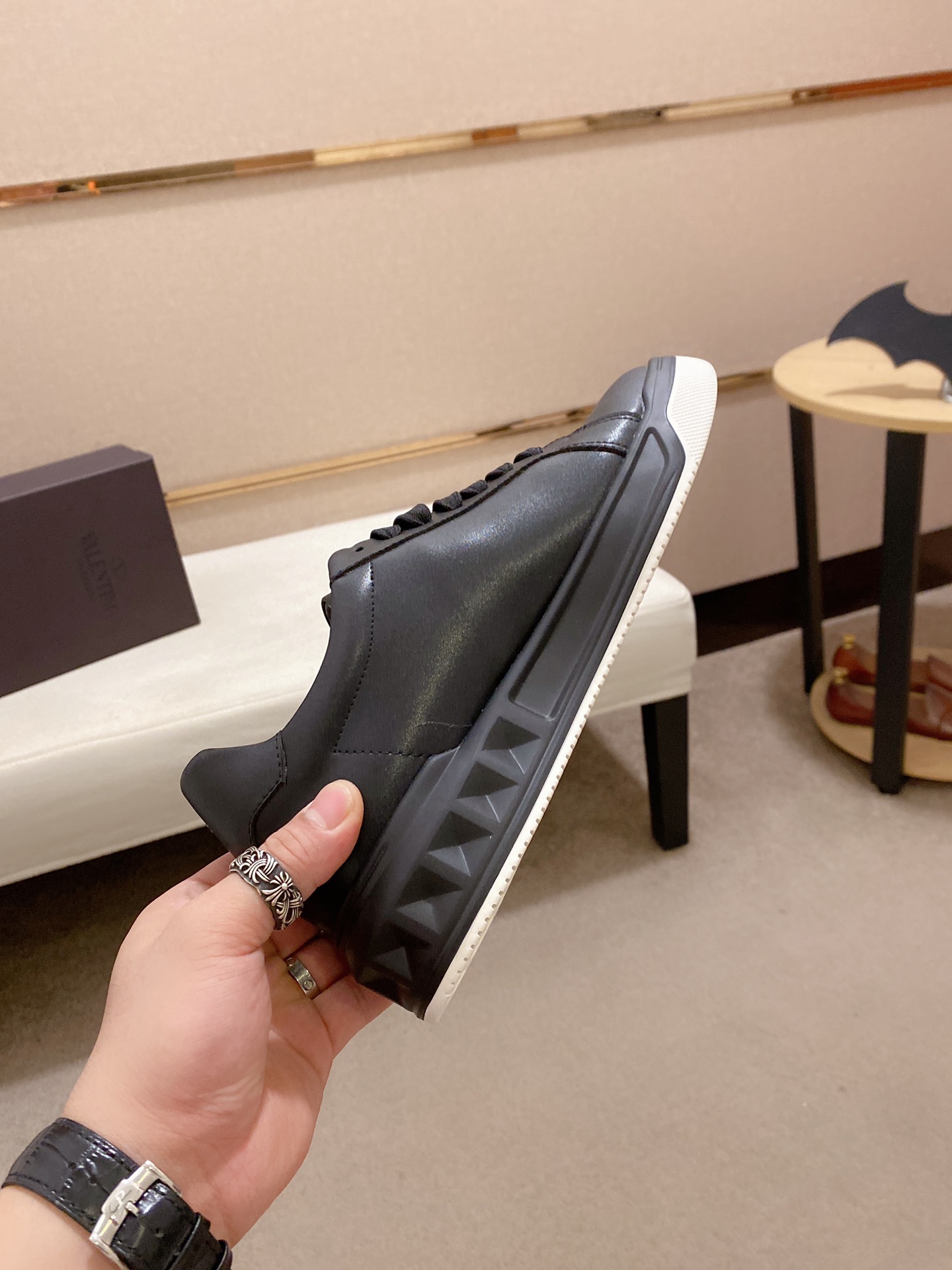 Valentino Garavani Low-top sneakers 8 - vstockx