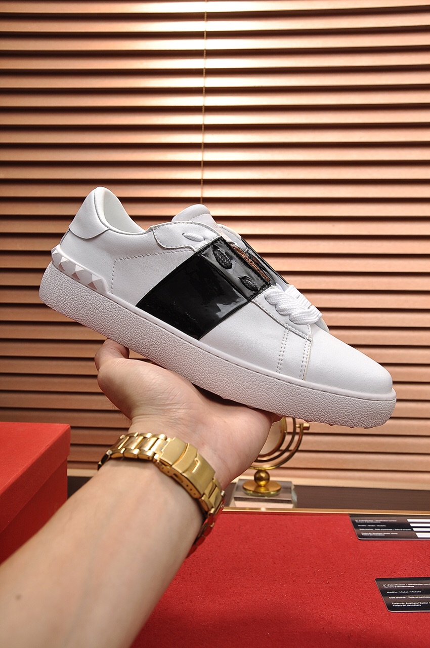 Valentino Garavani Rockstud Untitled calfskin sneaker 29 - vstockx