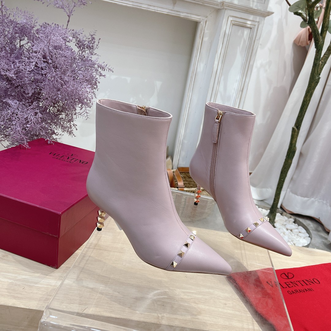 VALENTINO GARAVANI Roman Stud BOOT WOMEN 30 - vstockx