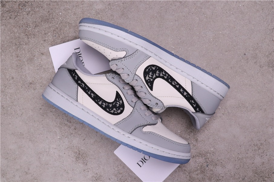 Jordan 1 Retro Low Dior - vstockx