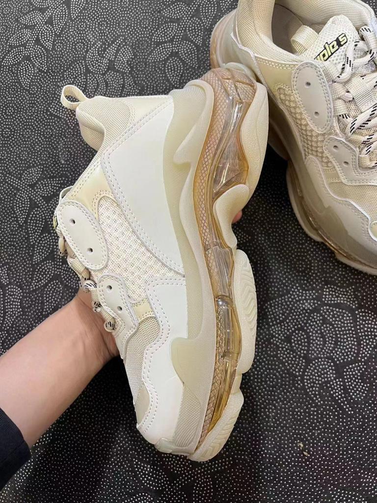 Balenciaga Triple S Clear Sole Beige - vstockx