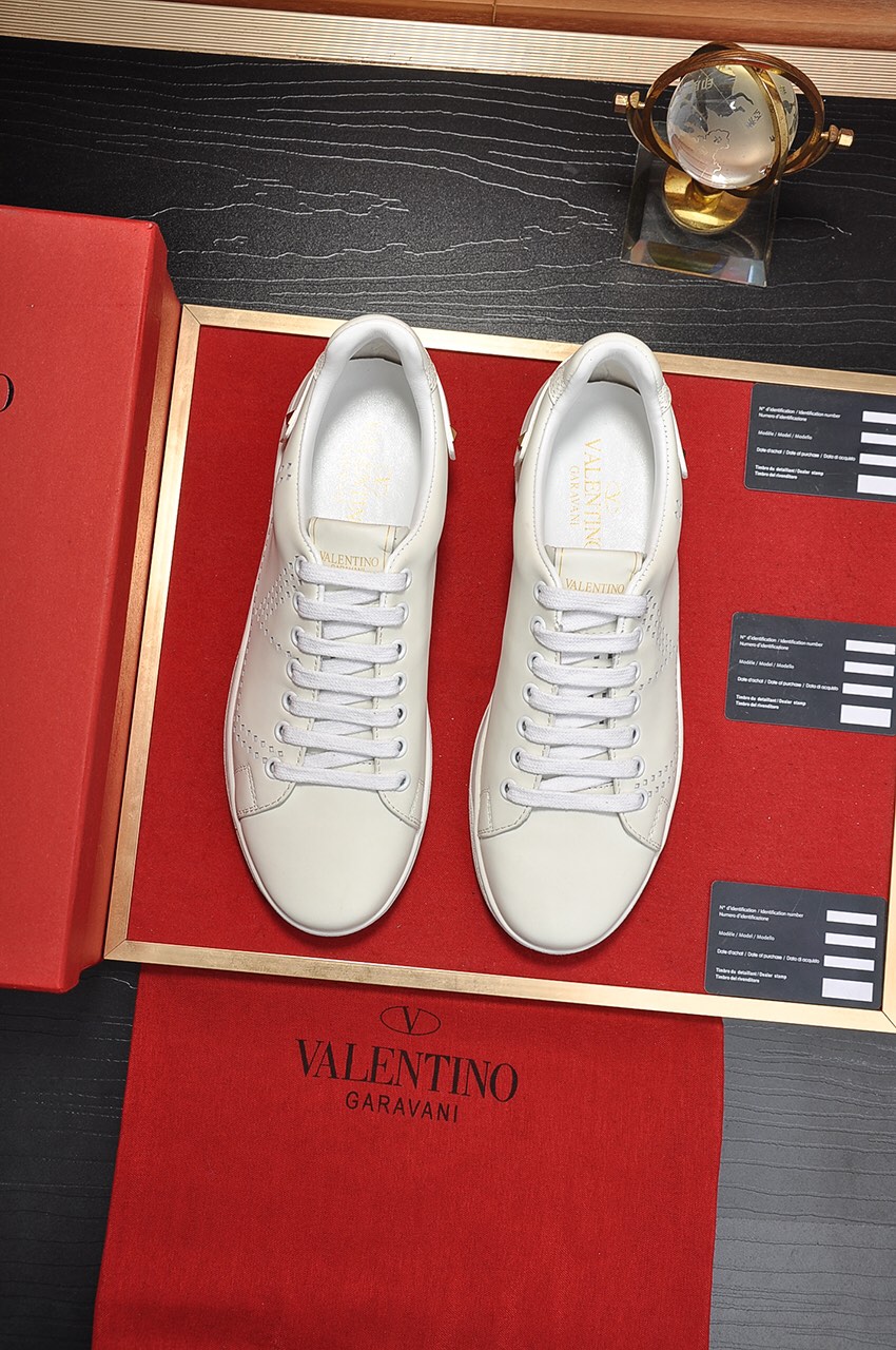 Valentino Garavani Backnet VLOGO low-top sneakers 1 - vstockx