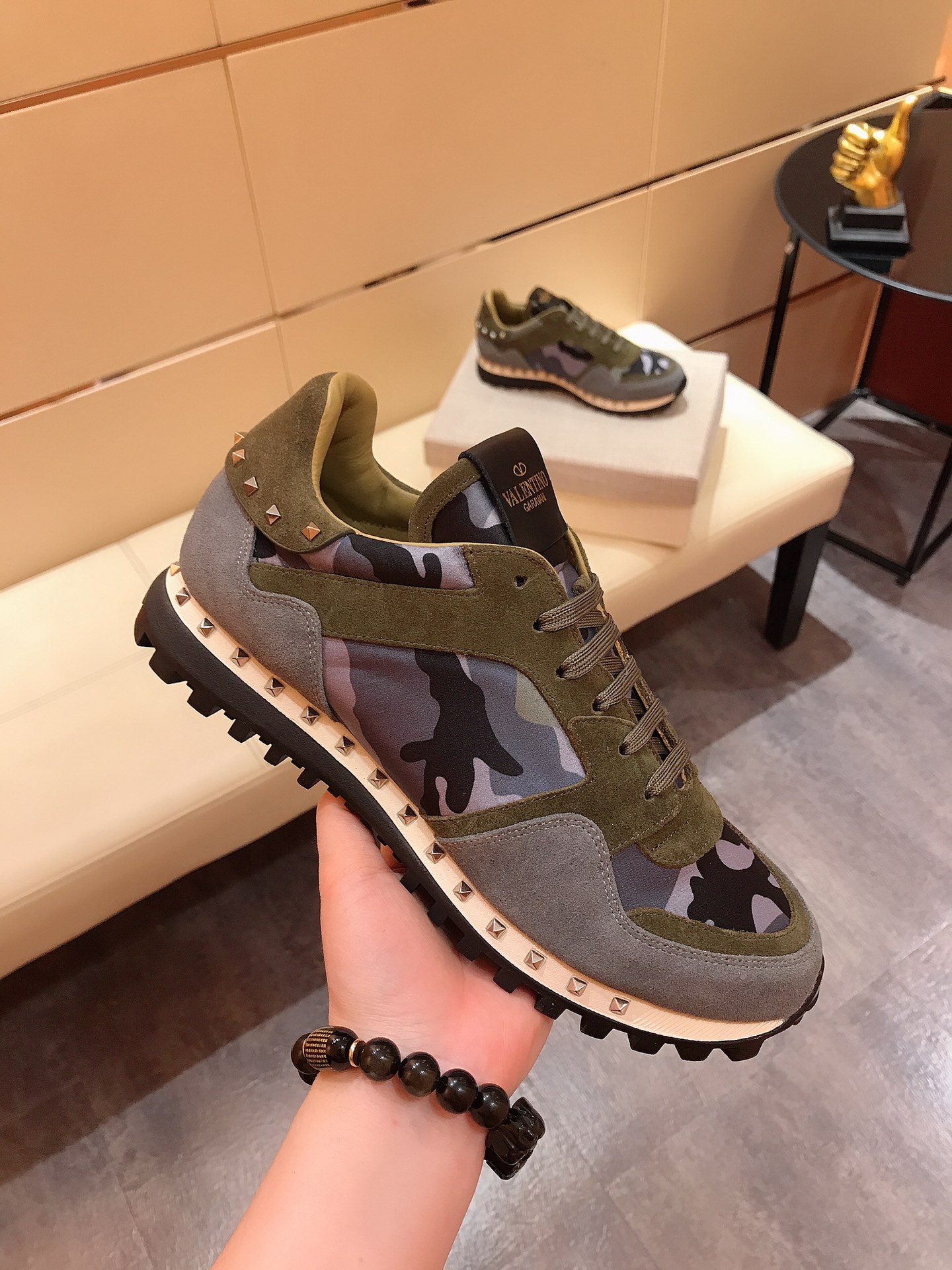Valentino Garavani Rockrunner camouflage-print sneakers 16 - vstockx
