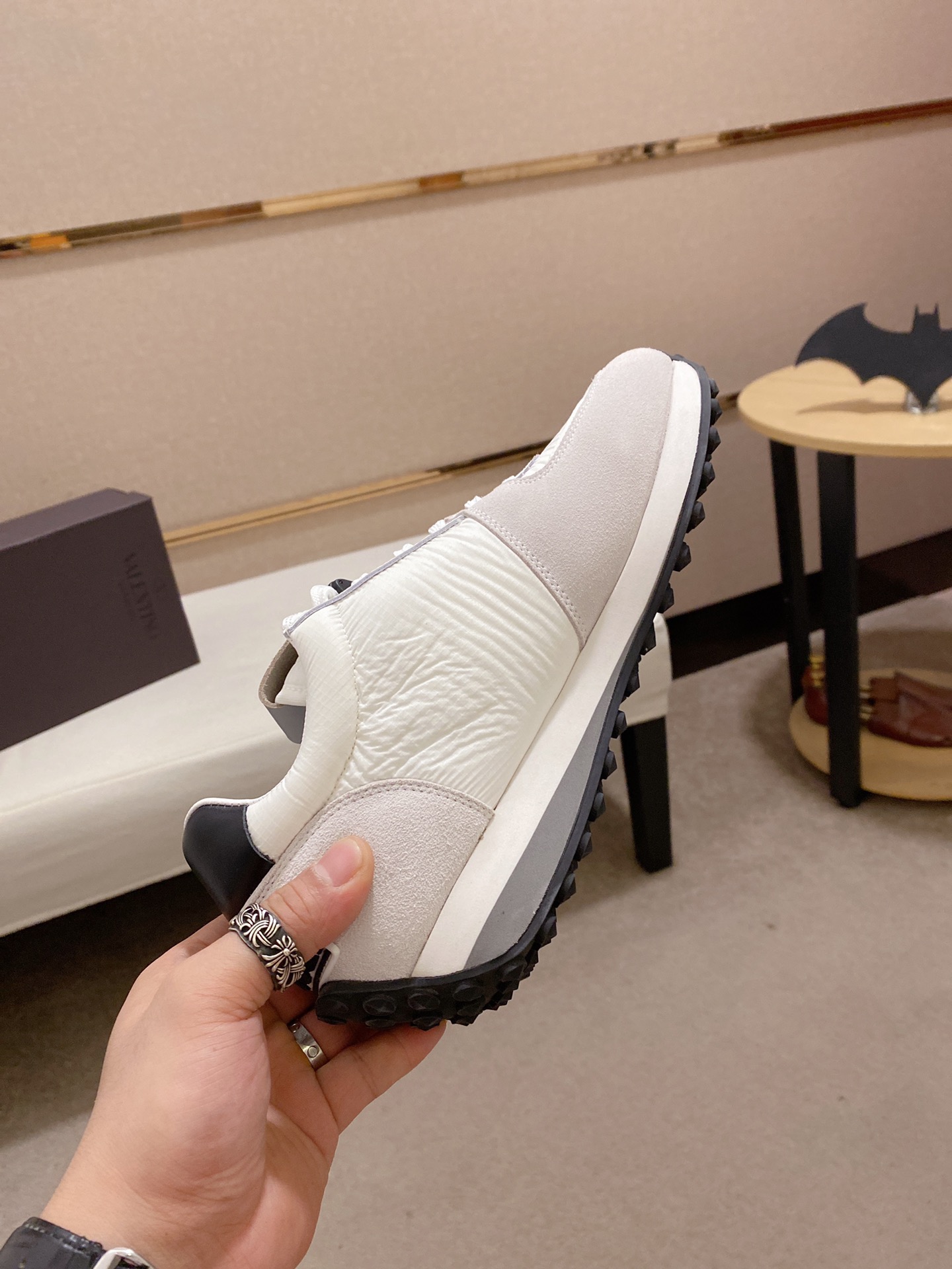 Valentino Garavani Low-top sneakers 11 - vstockx