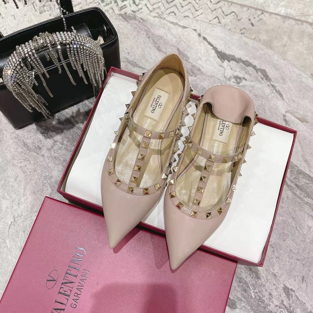 VALENTINO GARAVANI Roman Stud WOMEN 15 - vstockx