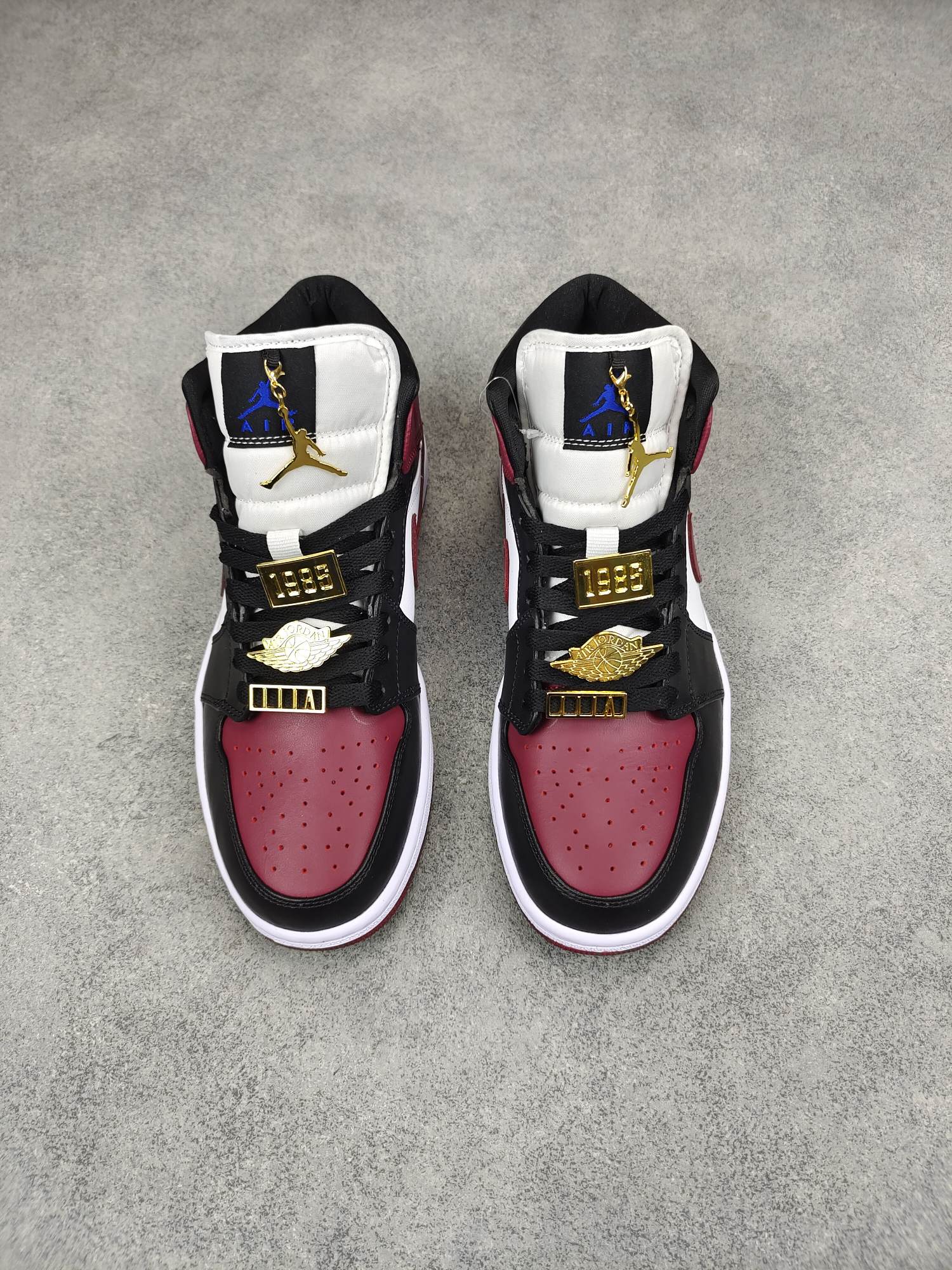 Jordan 1 Mid SE Black Dark Beetroot (W) - vstockx