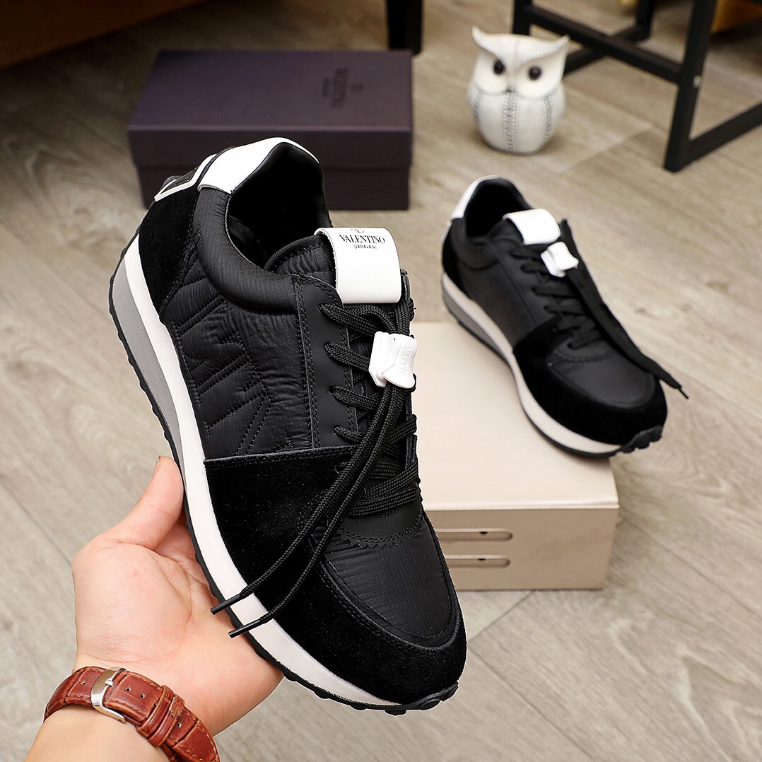 Valentino Garavani Low-top sneakers 14 - vstockx