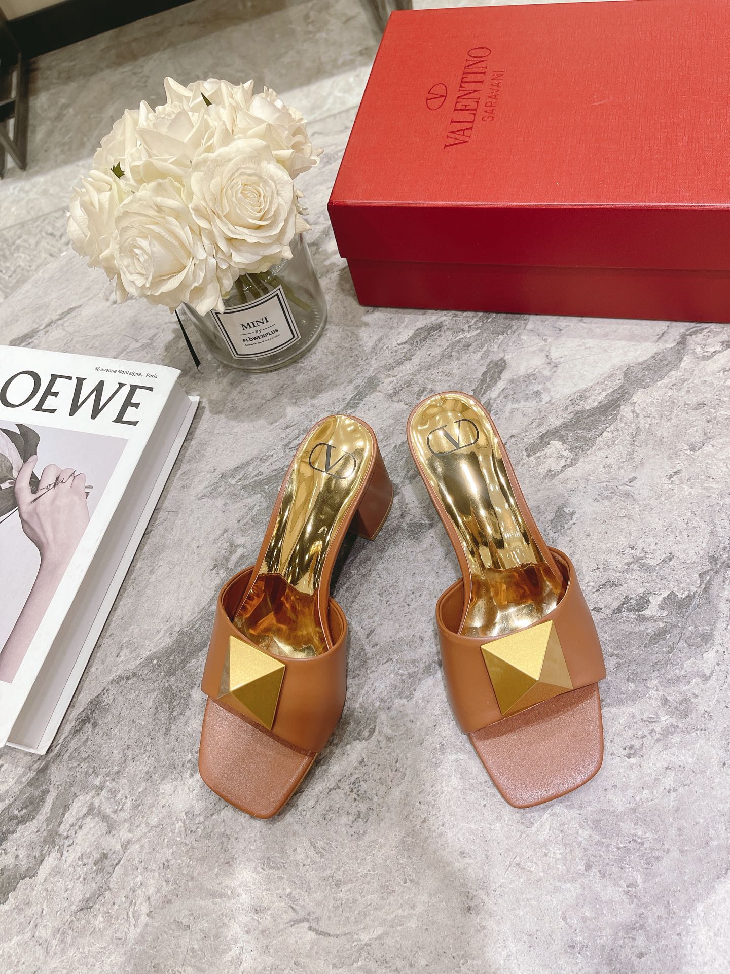 VALENTINO GARAVANI Roman Stud WOMEN 6 - vstockx