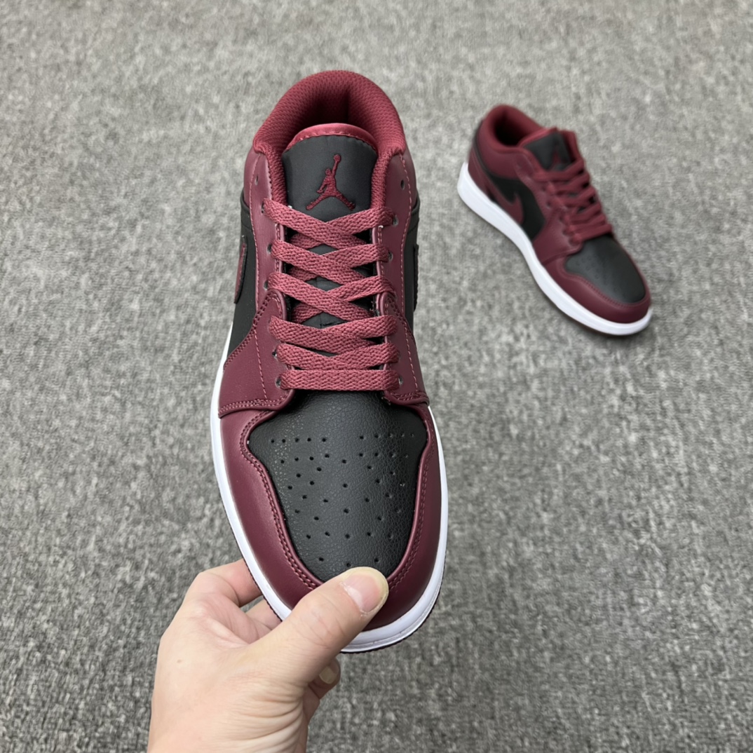 Jordan 1 Low Black Dark Beetroot (W) - vstockx