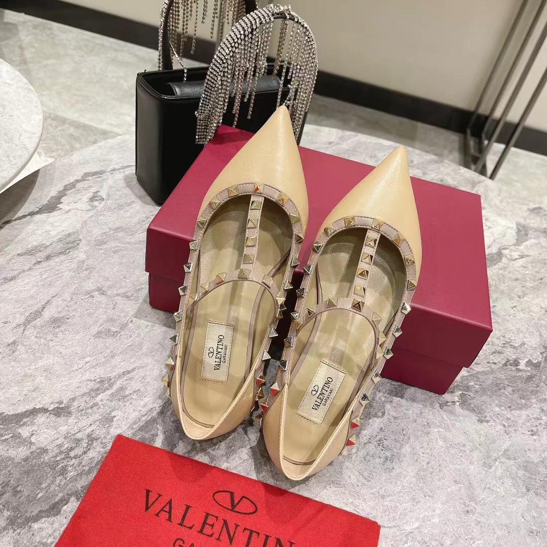 VALENTINO GARAVANI Roman Stud WOMEN 15 - vstockx