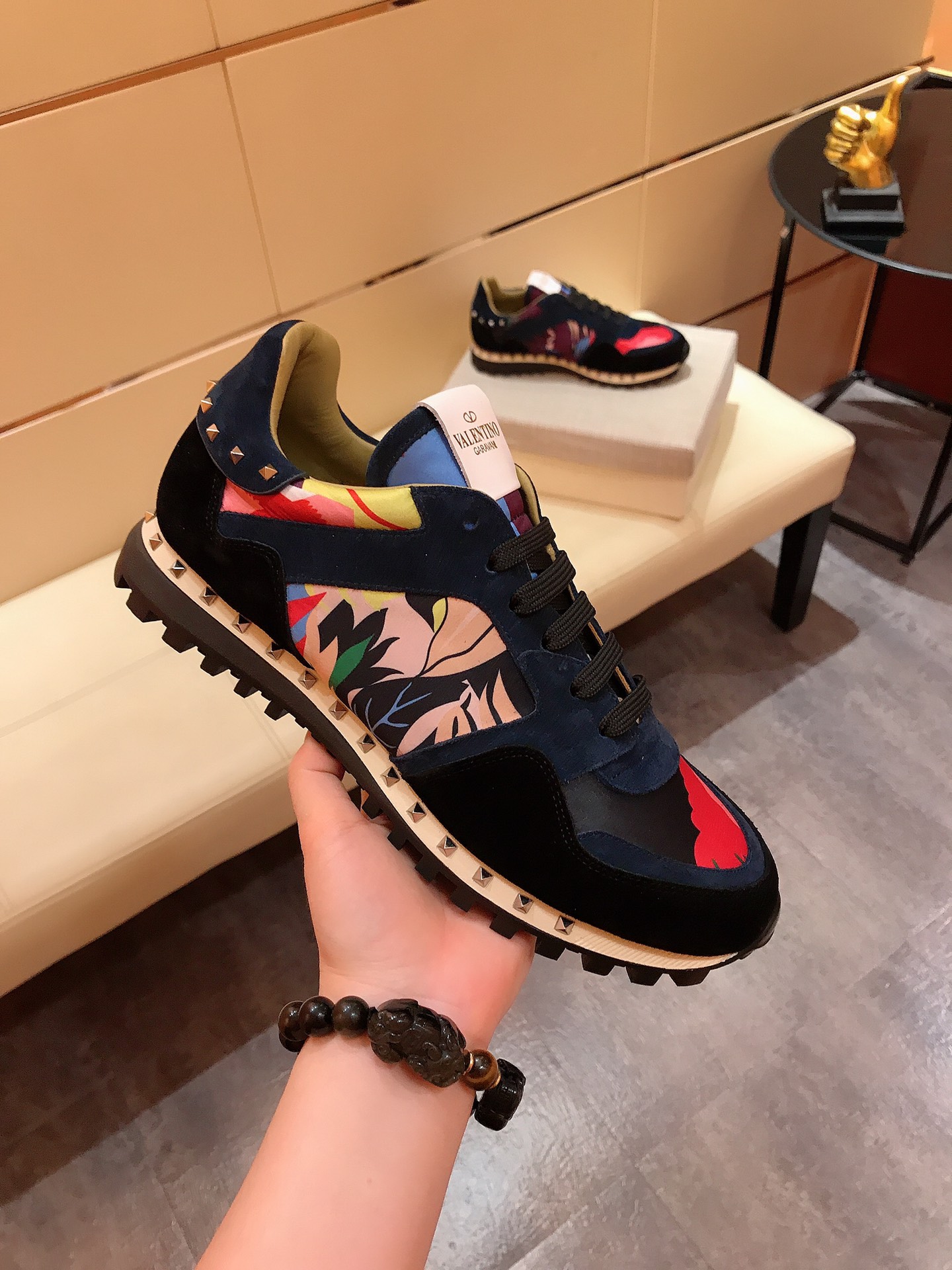 Valentino Garavani Rockrunner camouflage-print sneakers 21 - vstockx