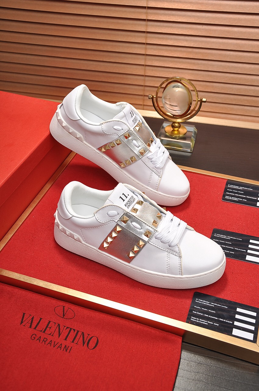 Valentino Garavani Rockstud Untitled calfskin sneaker 15 - vstockx