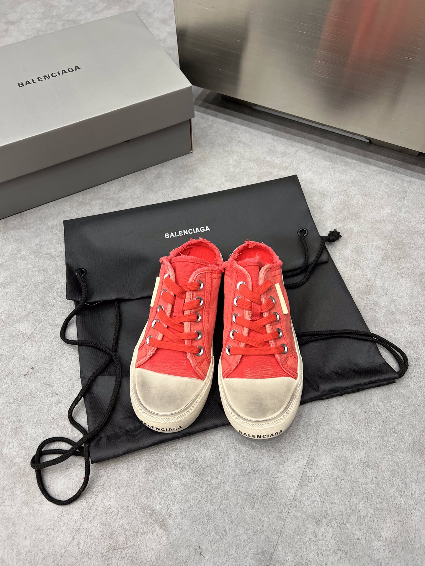 Balenciaga Paris Sneaker 4 - vstockx