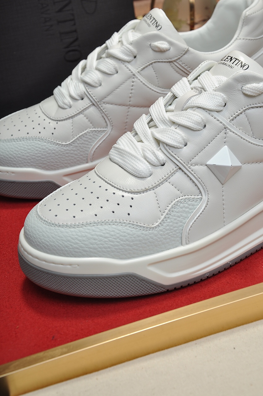 Valentino Garavani One Stud Low-top sneakers 7 - vstockx