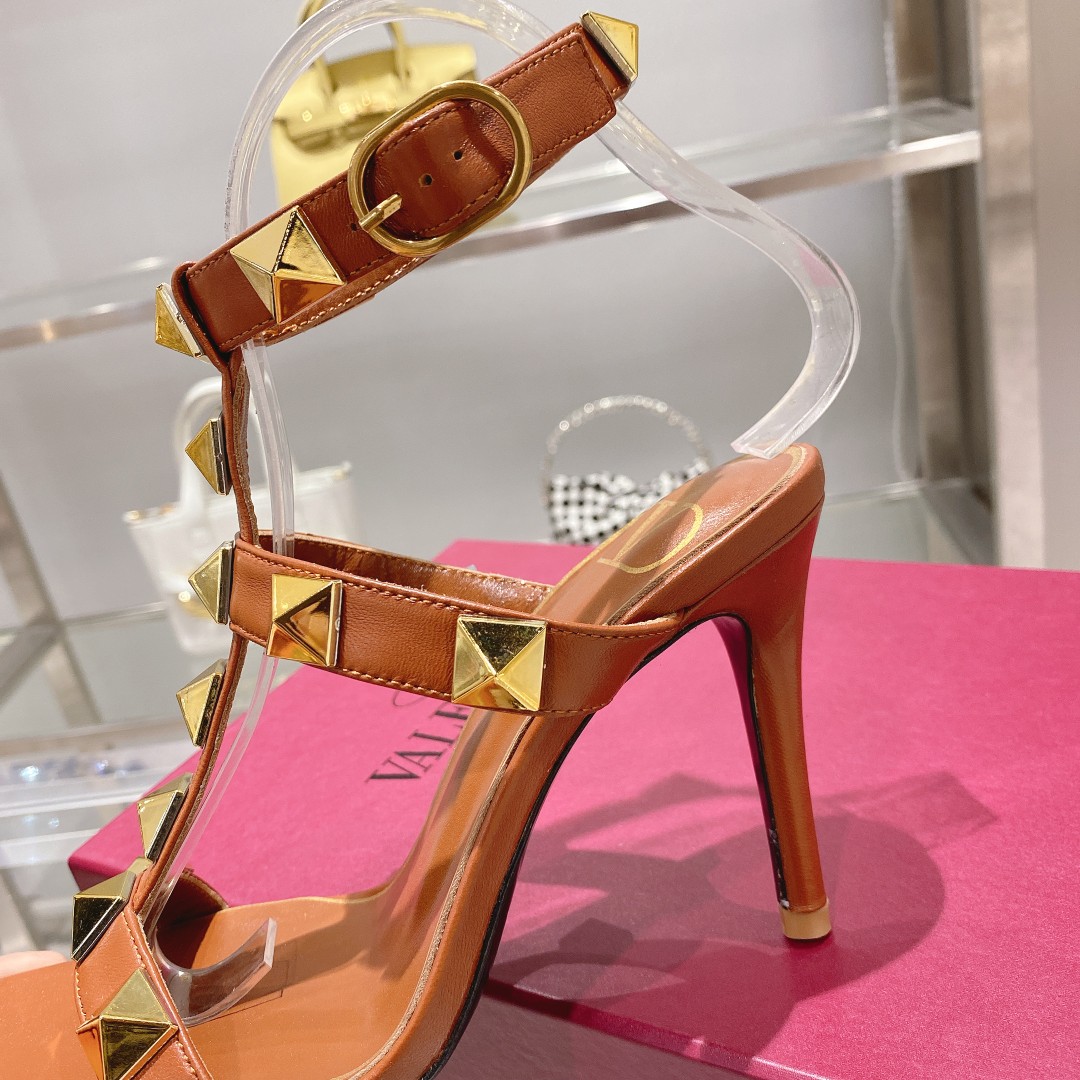 VALENTINO GARAVANI ROMAN STUD WOMEN 10 - vstockx