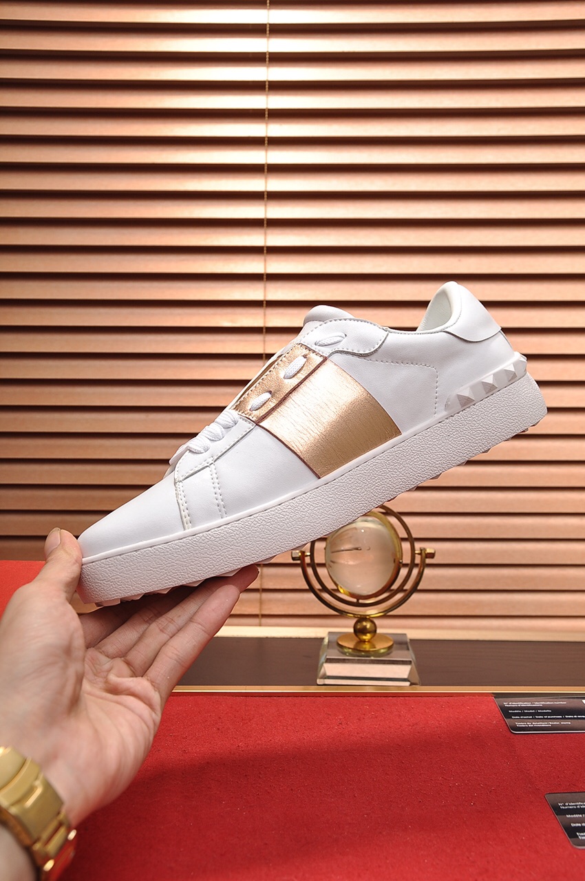 Valentino Garavani Rockstud Untitled calfskin sneaker 34 - vstockx