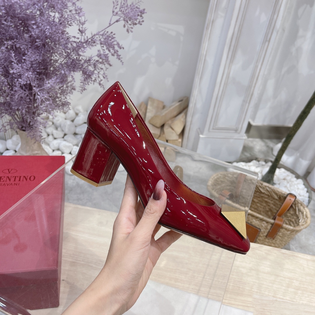 VALENTINO GARAVANI Roman Stud WOMEN 18 - vstockx