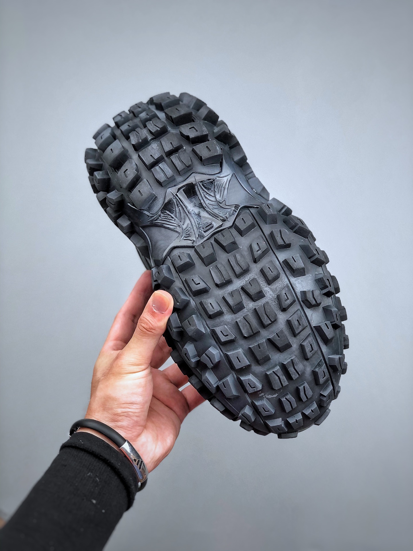 Balenciaga Defender Black - vstockx