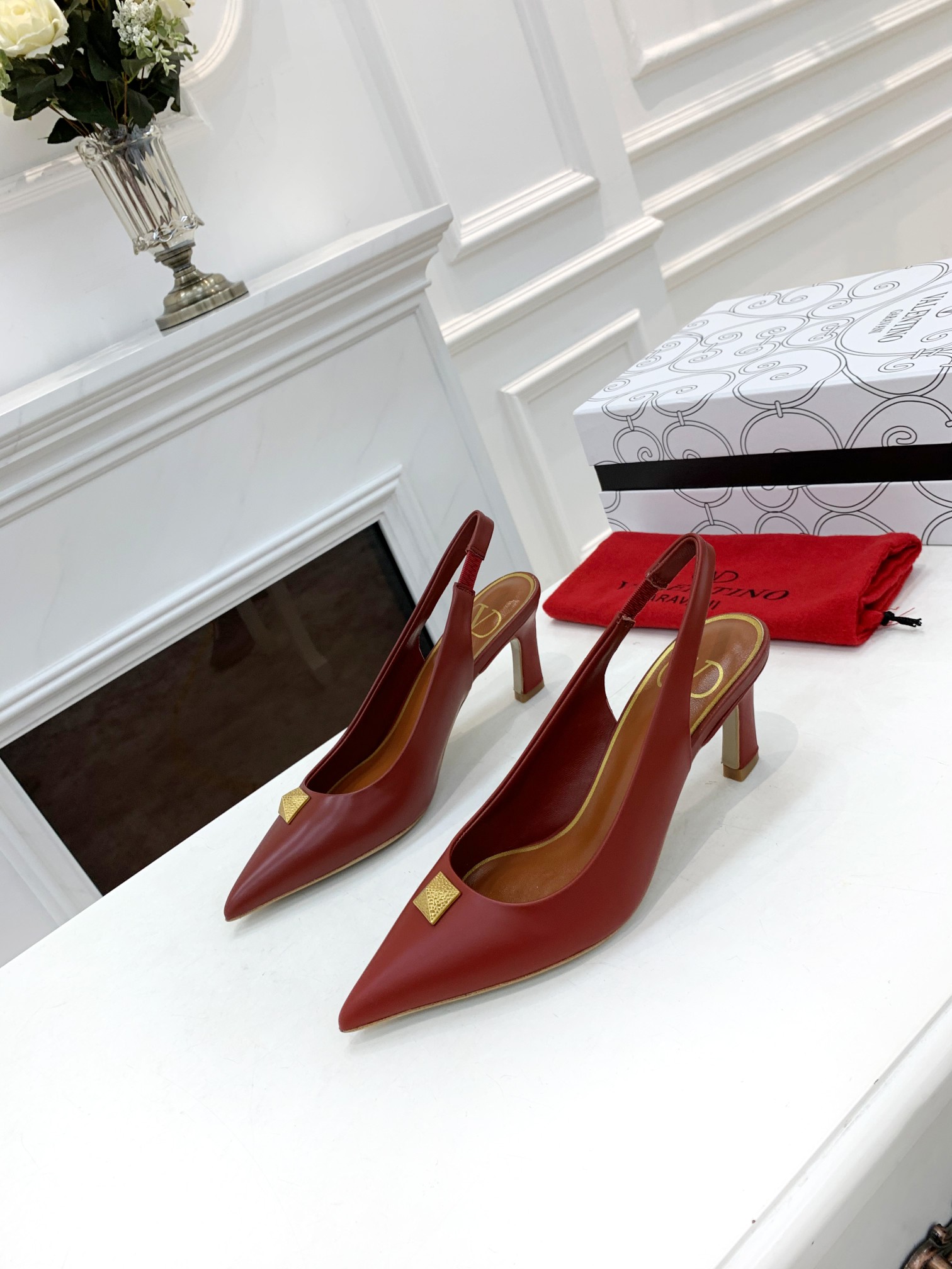 VALENTINO GARAVANI Rockstud WOMEN 37 - vstockx