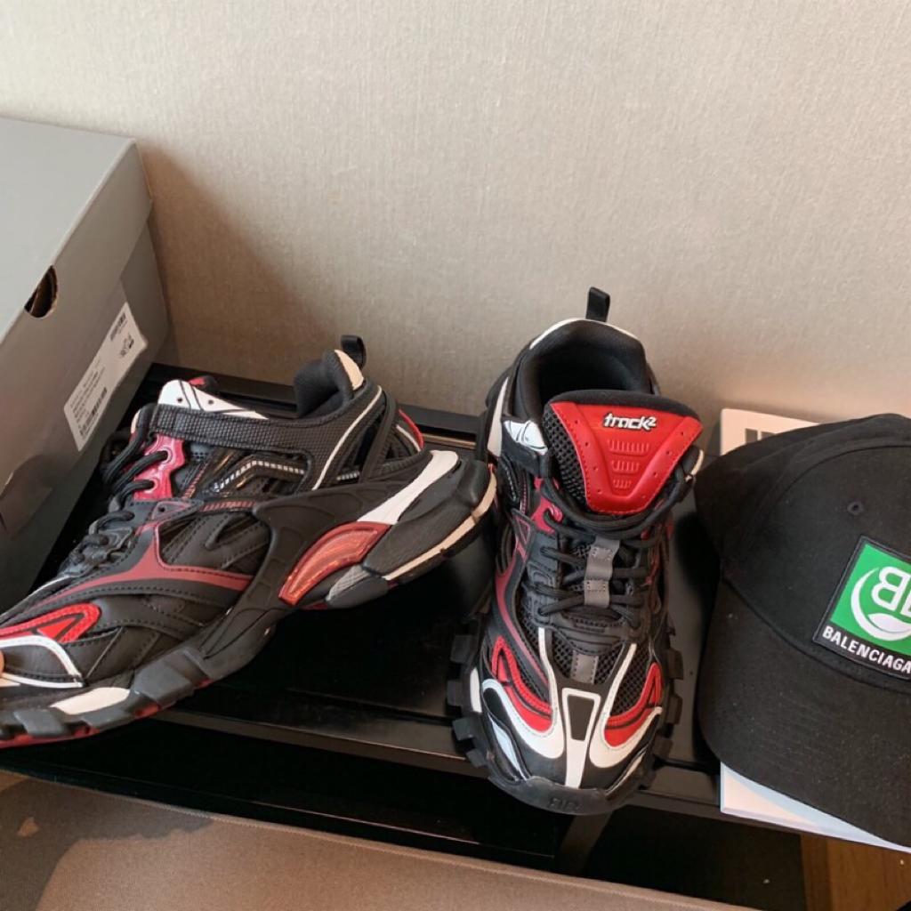 Balenciaga Track 2 Black Burgundy - vstockx