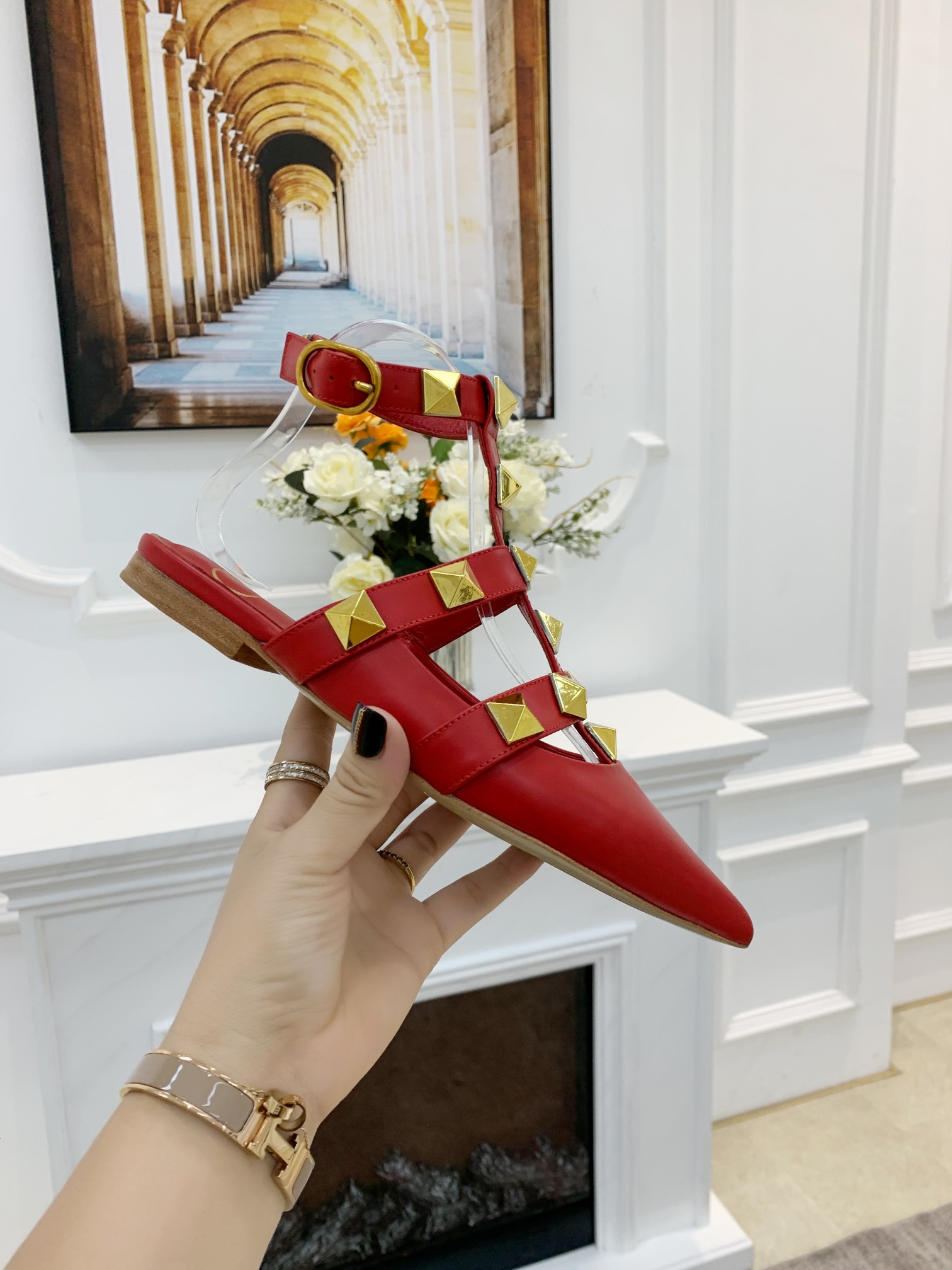 VALENTINO GARAVANI Roman Stud WOMEN 33 - vstockx