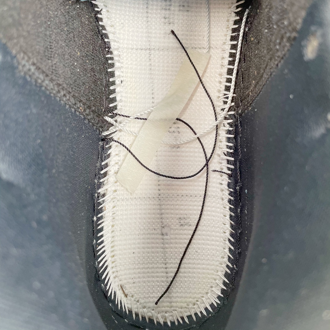 Jordan 1 Mid White Black Chile Red (GS) - vstockx