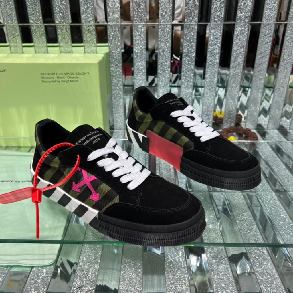 OFF-WHITE Vulc Low Diag Print Black Fuchsia - vstockx