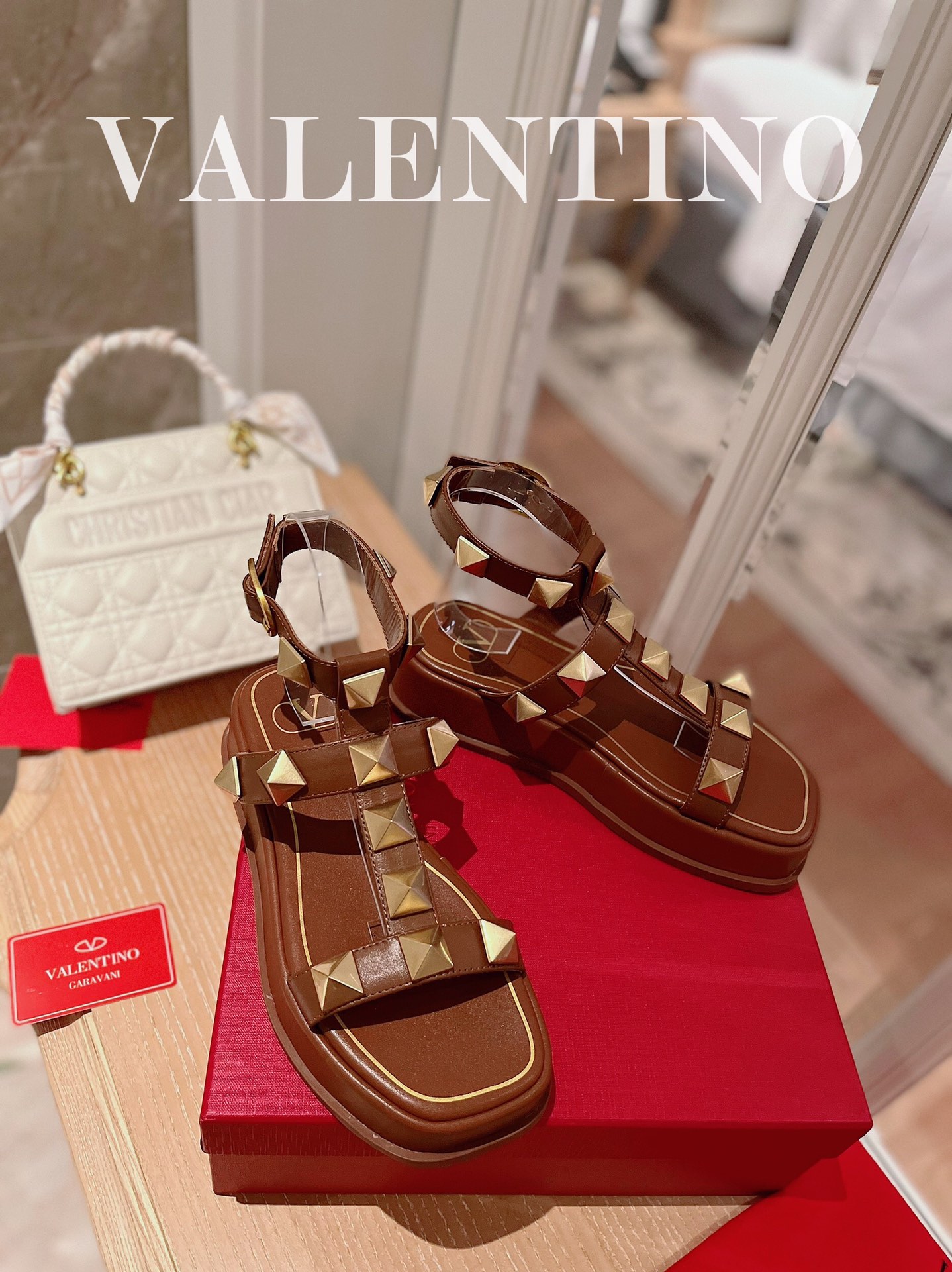 VALENTINO GARAVANI Roman Stud WOMEN 1 - vstockx