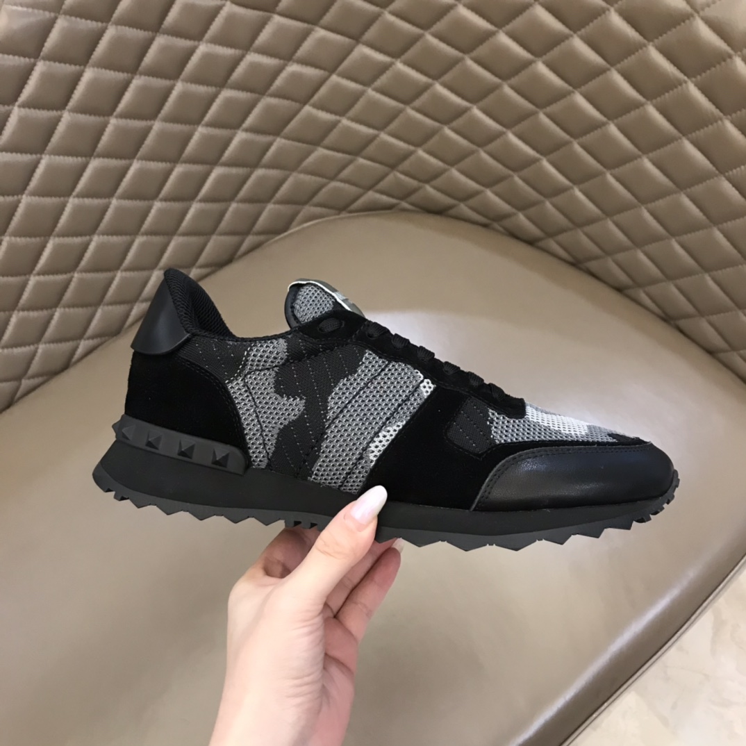 Valentino Garavani Rockstud Rockrunner 26 - vstockx