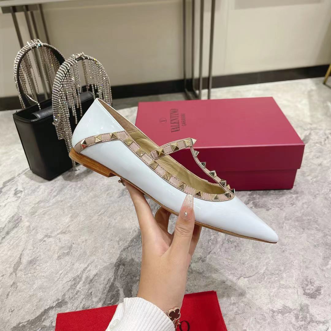 VALENTINO GARAVANI Roman Stud WOMEN 15 - vstockx