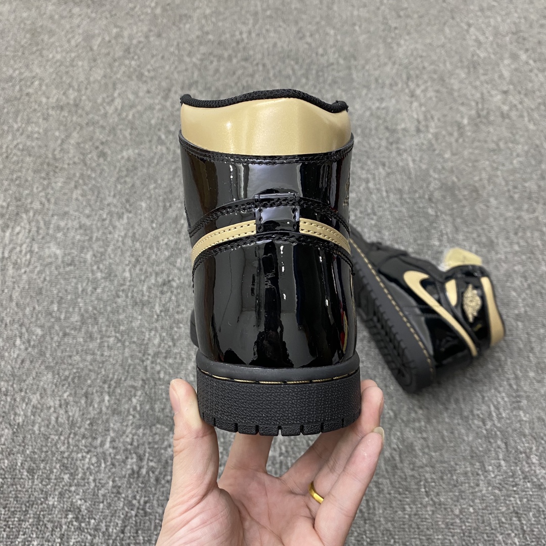 Jordan 1 Retro High Black Metallic Gold (2020) - vstockx