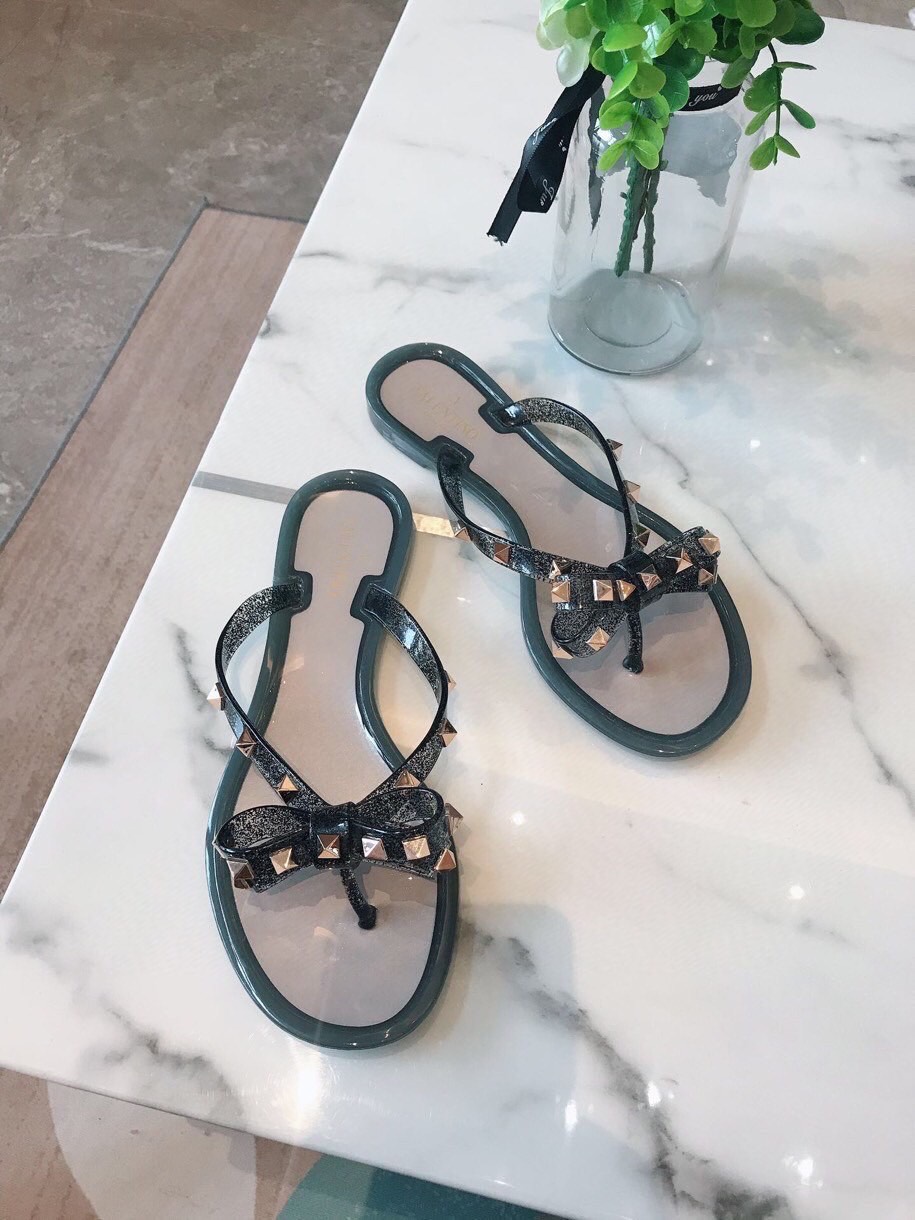 VALENTINO GARAVANI Rockstud WOMEN 35 - vstockx