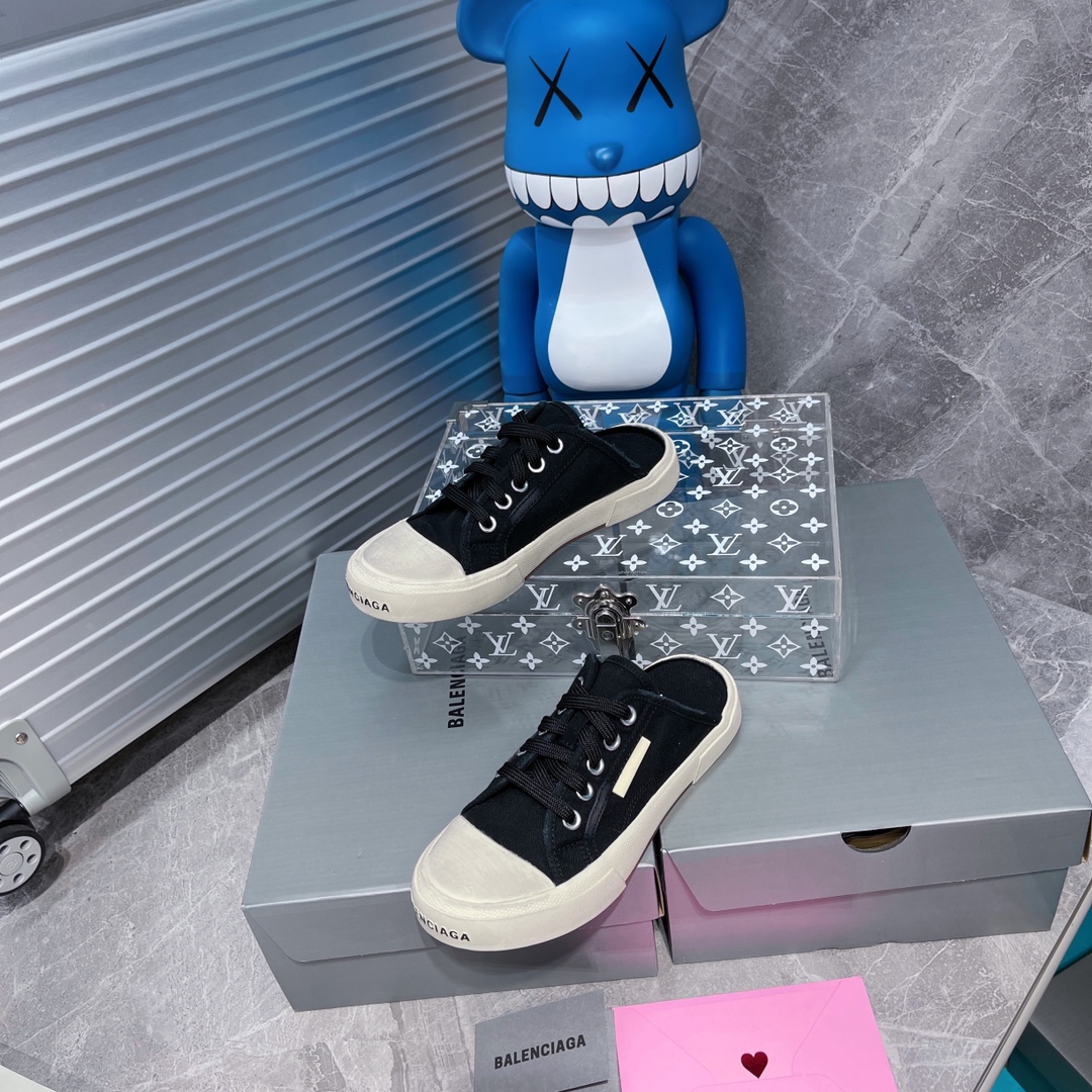 Balenciaga Paris Sneaker 2 - vstockx