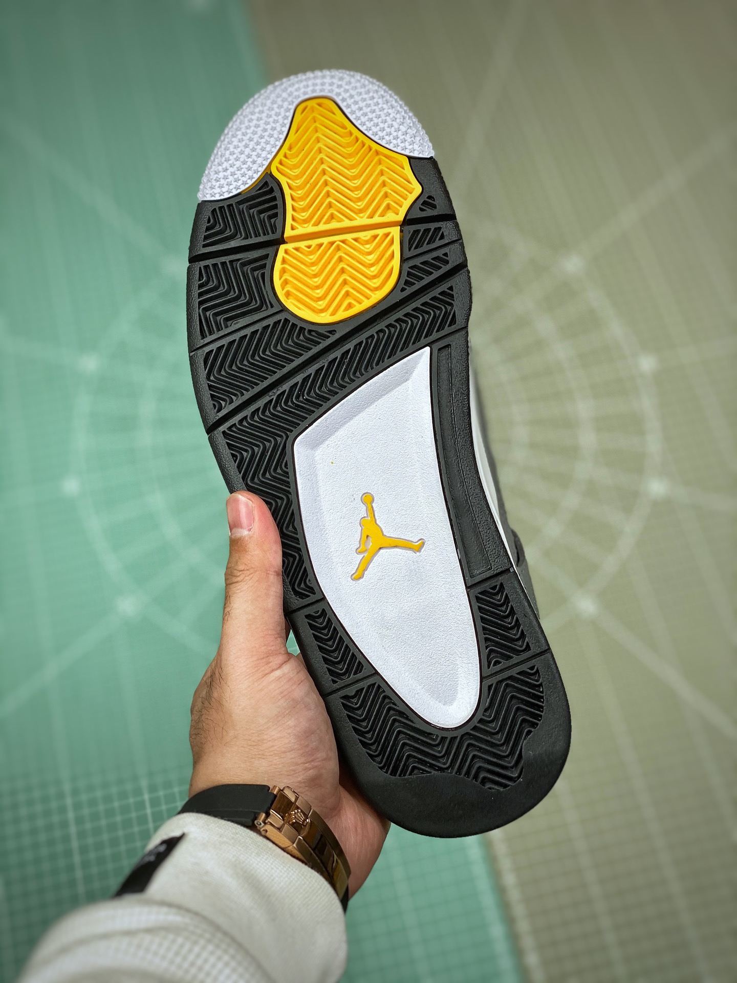 Jordan 4 Retro Cool Grey (2019) - vstockx