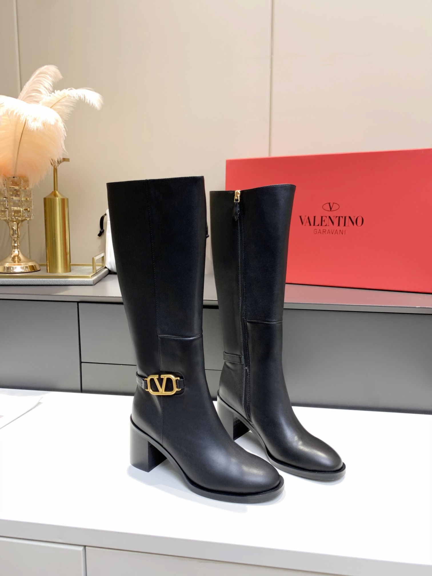 VALENTINO GARAVANI Roman Stud BOOT WOMEN 25 - vstockx