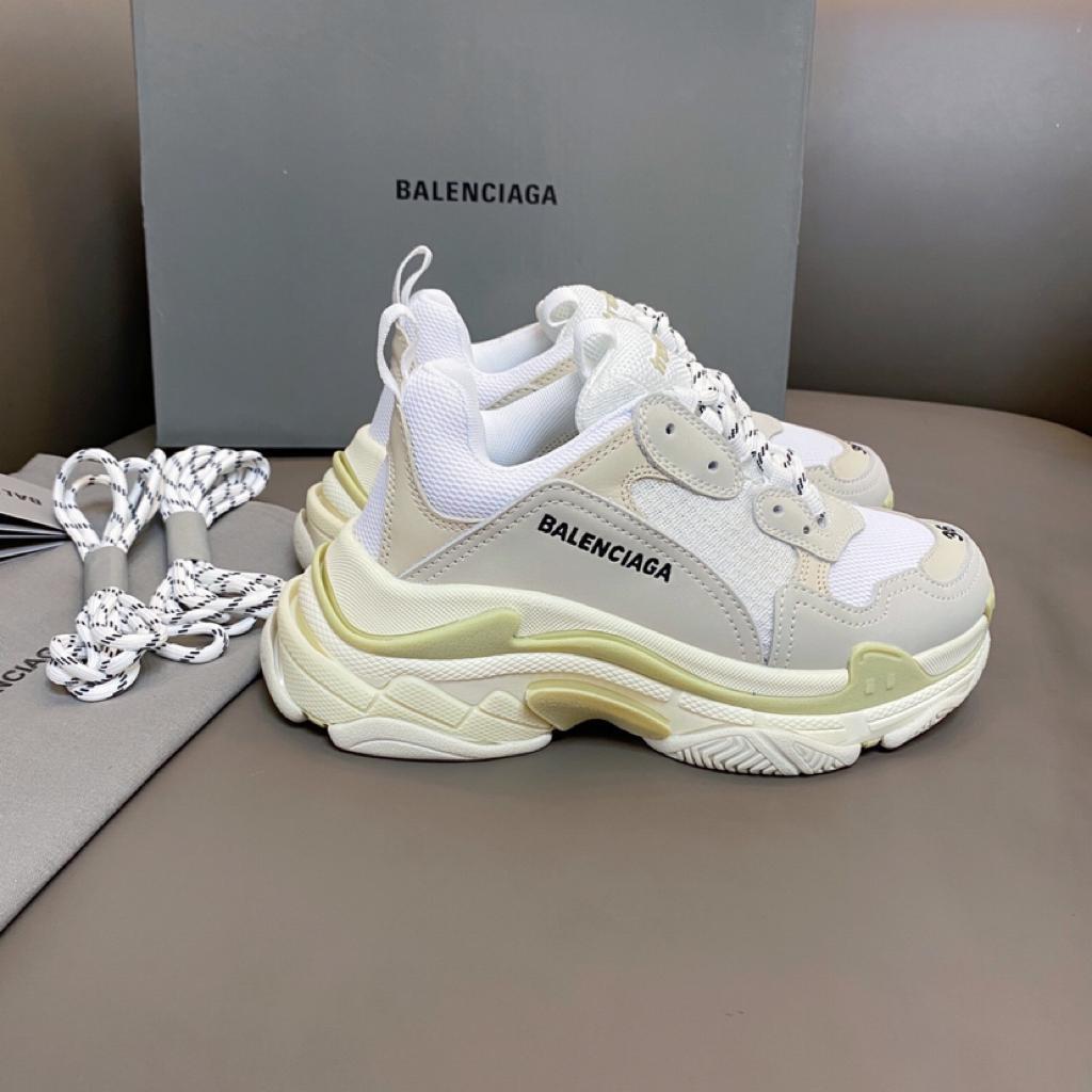 Balenciaga Triple S White (W) - vstockx
