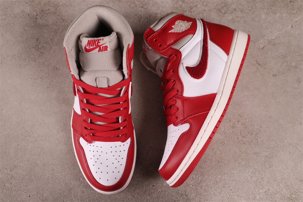 Jordan 1 Retro High OG Varsity Red (W) - vstockx