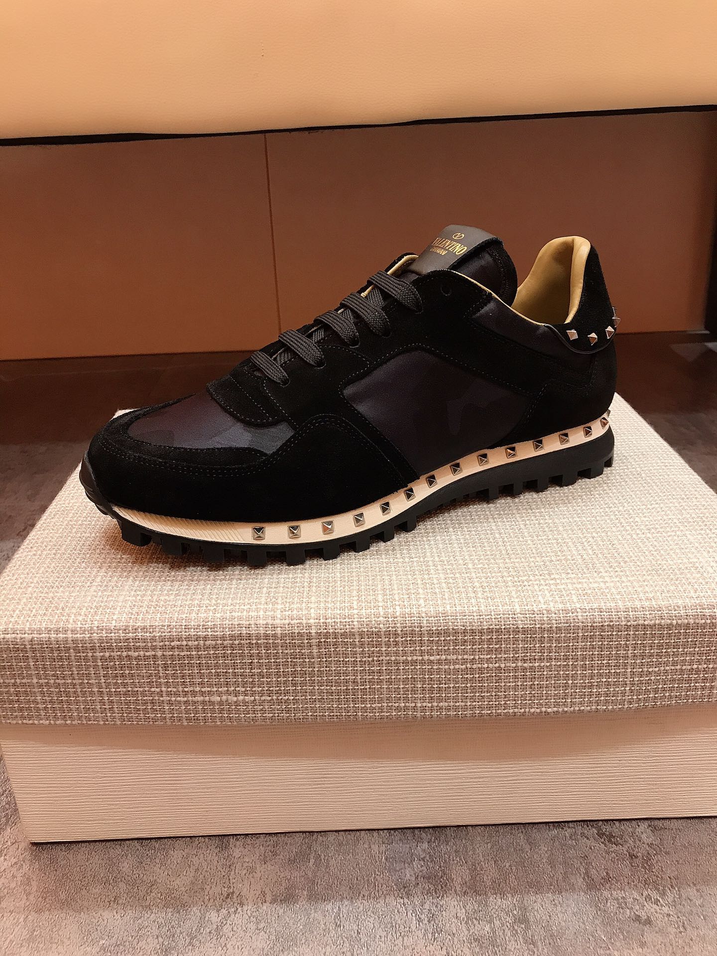 Valentino Garavani Rockrunner camouflage-print sneakers 15 - vstockx