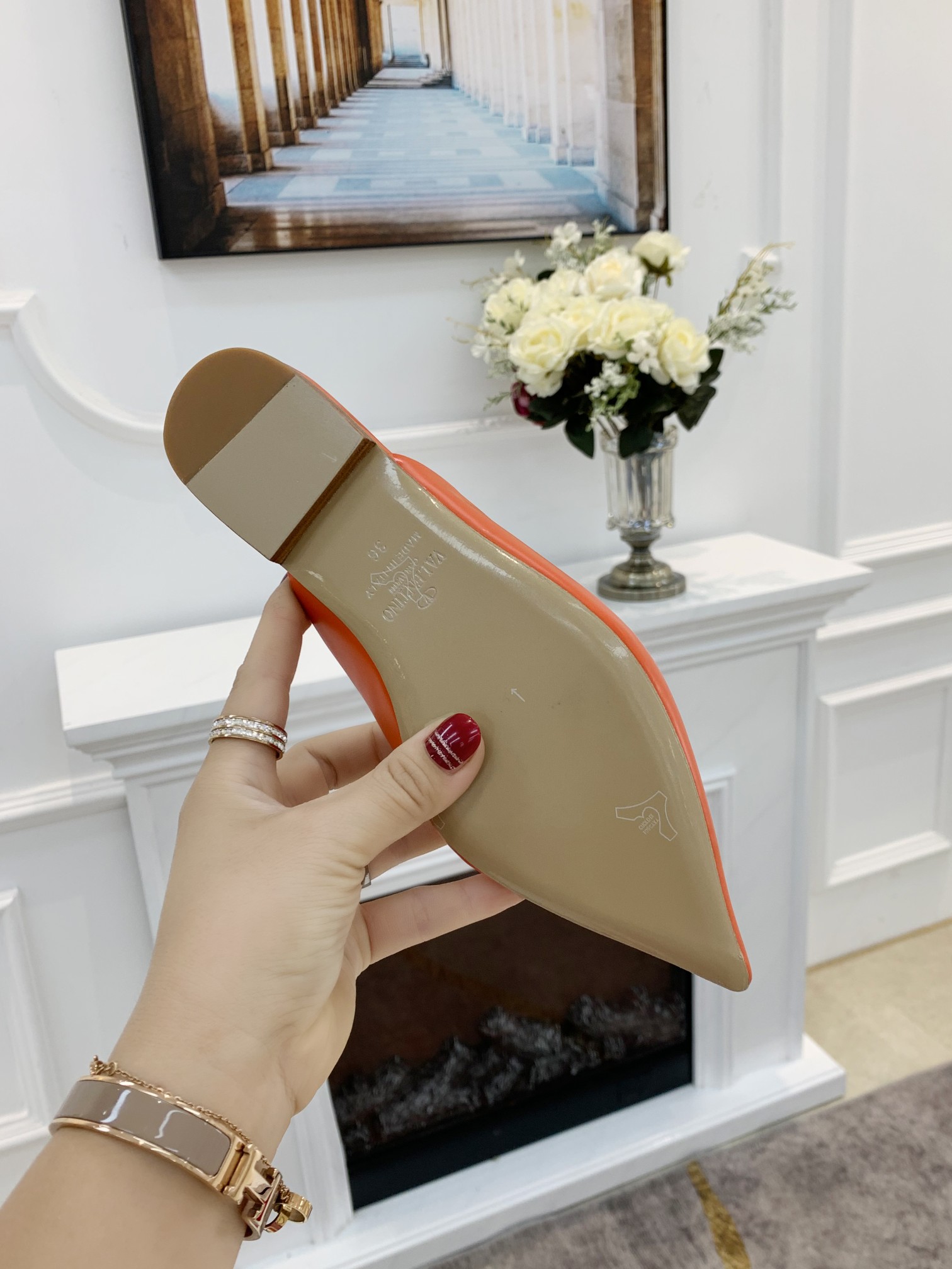 Valentino Garavani Flat sandals Women 18 - vstockx