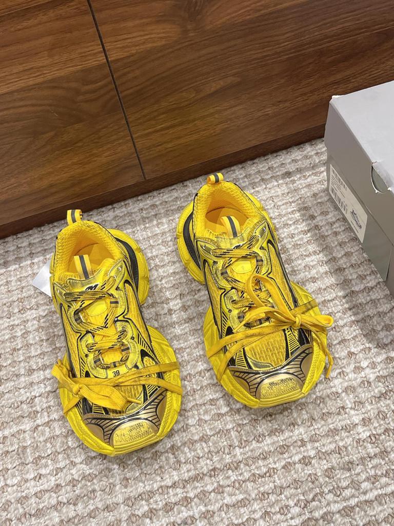 Balenciaga 3XL Yellow - vstockx