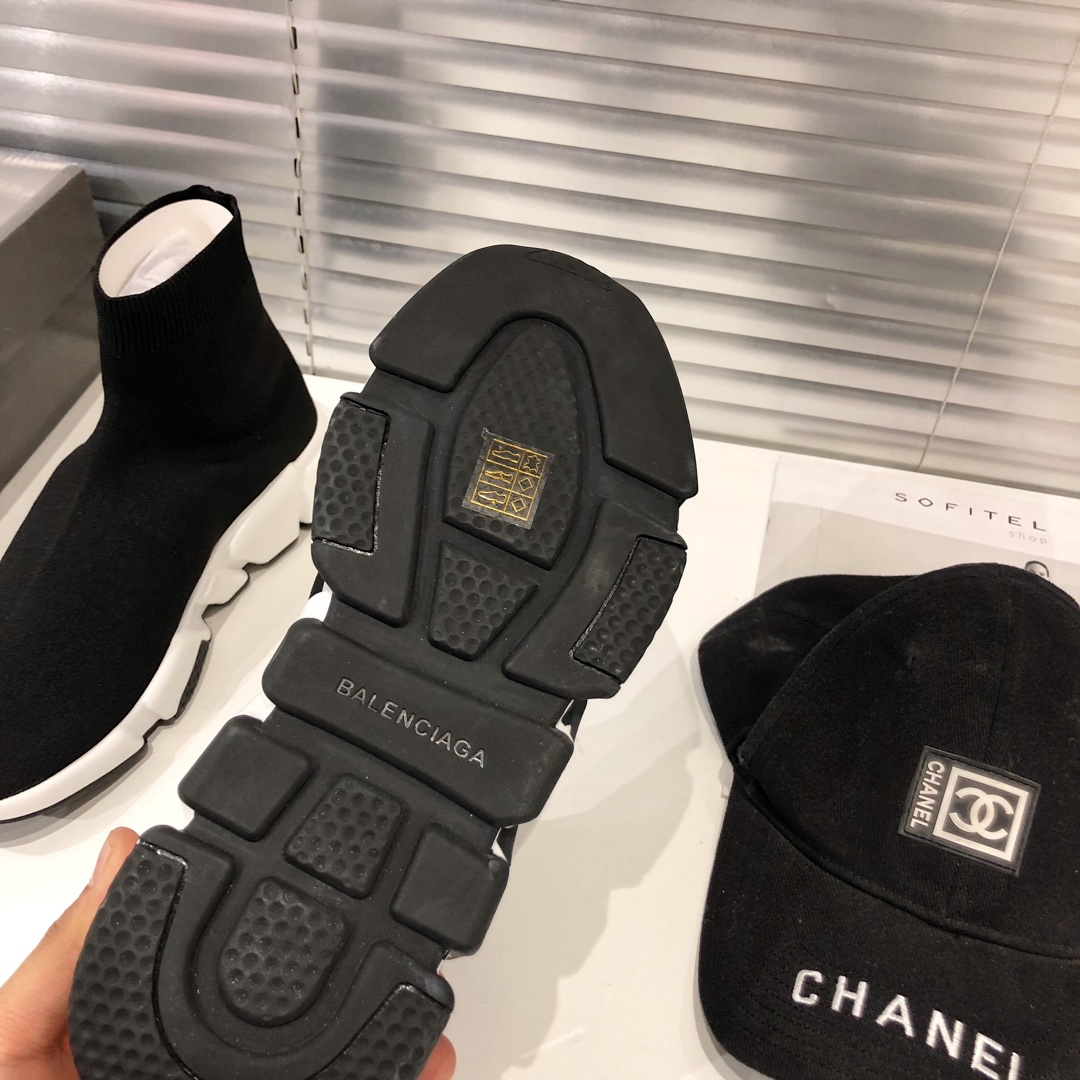 Balenciaga Speed Graffiti Trainers Black White - vstockx